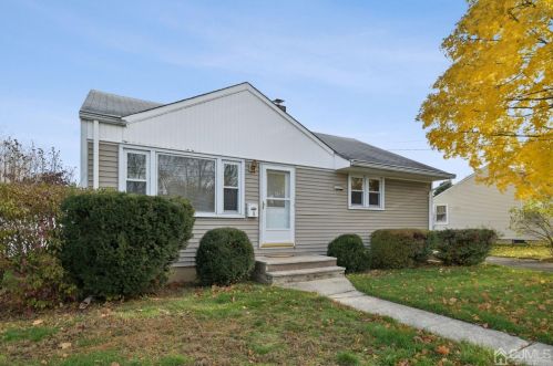 8 Burnham Rd, East Brunswick, NJ 08816-3820