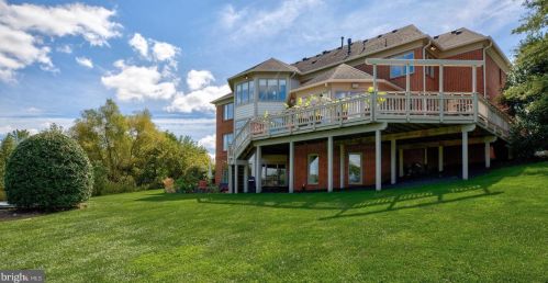 20405 Crimson Pl, Leesburg VA 20175-6362 exterior