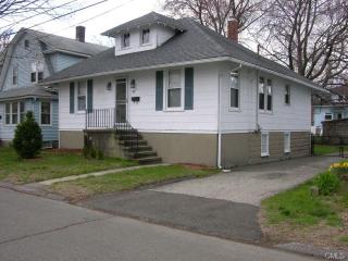117 Taft St, Stratford, CT 06615-6669
