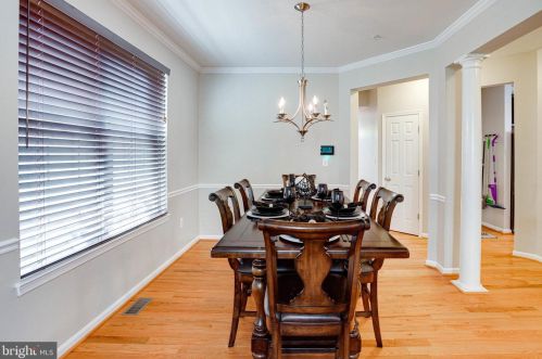 3602 Eagle Ridge Dr, Woodbridge VA  22191-6564 exterior