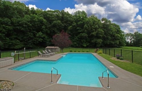 22 Voight Ln, Lafayette NJ  07848-3132 exterior