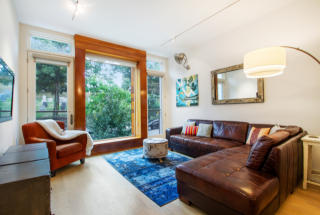 618 7th Ave, Brooklyn, NY 11215-6402