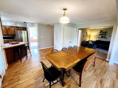 5985 Creek Rd, Washington Ch OH  43160-9726 exterior