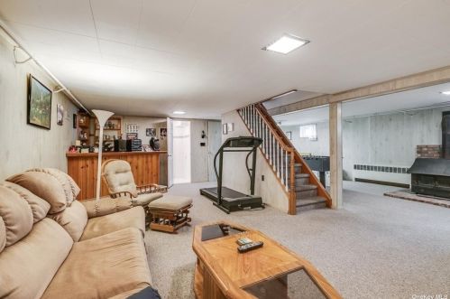 55 Spruce Ave, Bethpage NY  11714-1328 exterior