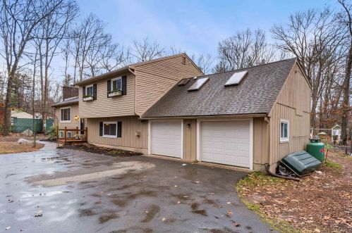 298 Wash Pond Rd, Hampstead, NH 03841-2113