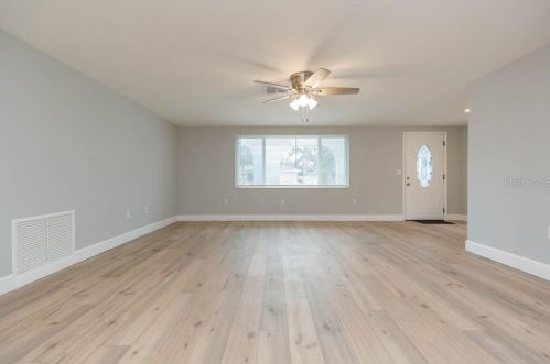 7127 Ashwood Dr, Port Richey FL  34668-1401 exterior