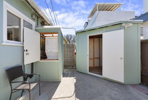 4764 Dawes St, San Diego CA 92109-1843 exterior