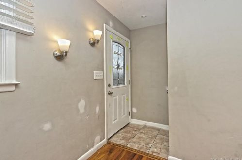 33 Wilford Rd, North Branford, CT 06471-1473