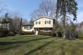 3 Juniper Ln, Riverside CT  06878-1613 exterior