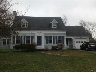 54 Woodridge Cir, Bridgeport, CT 06611-3714
