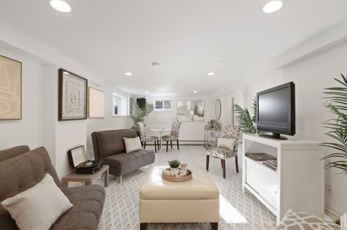 65 Snowden Ave, Crotonville NY  10562-3244 exterior