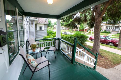 3010 9th Pl, Milwaukee, WI 53215-3950
