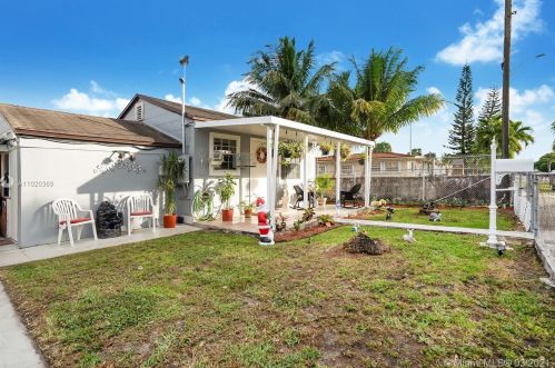 1251 2nd Ave, Hialeah, FL 33010-3515