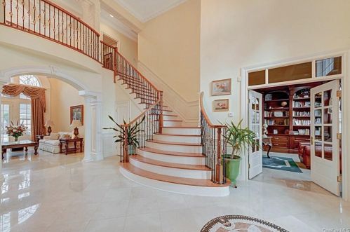 267 Sickletown Rd, Orangeburg, NY 10962-1024