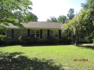 709 Magnolia St, Summerville, SC 29483-6351