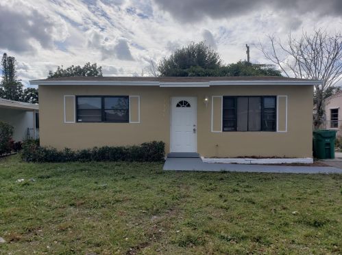 1321 24th St, West Palm Beach FL  33404-4213 exterior