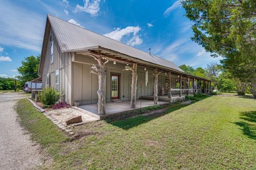 1511 Walnut Grv Rd, Midlothian TX  76065-4749 exterior