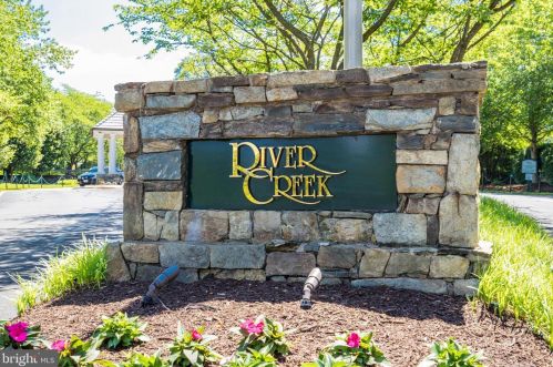 18506 Pelicans Nest Way, Leesburg VA  20176-3963 exterior