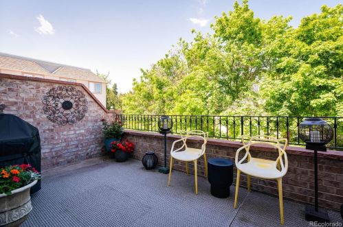 387 Ogden St, Denver CO 80205-5137 exterior