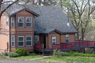 54990 Los Pinos Ln, Bass Lake, CA 93669-9720