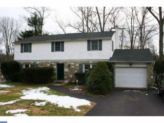157 Crescent Dr, Southampton, PA 18966-2107