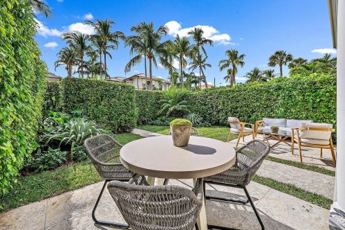 225 Everglade Ave, Palm Beach, FL 33480-7417