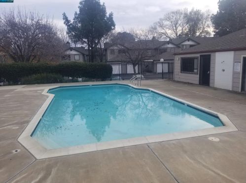 7 Lancaster Cir, West Pittsburg CA  94565-6659 exterior