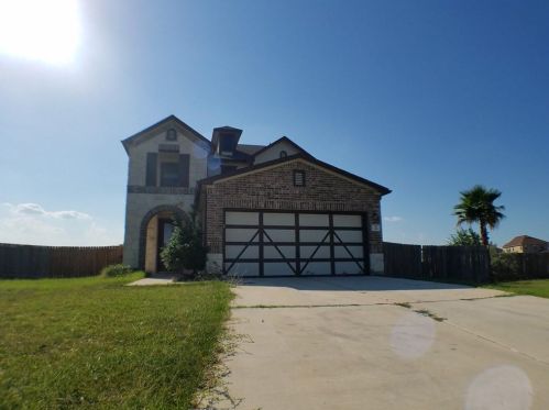 311 Cushman Dr, Uhland, TX 78640-6352