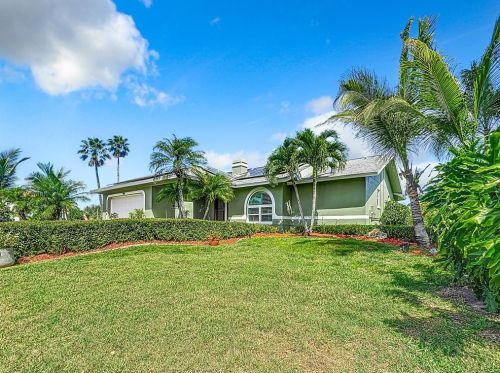 945 Symphony Isles Blvd, Ruskin, FL 33572-2785