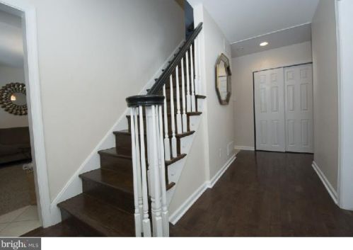 2005 County Line Rd, Ithan, PA 19085-1731