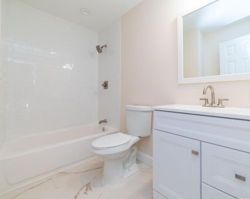 77 Andrews Ave, Wheatley Heights NY  11798-1833 exterior