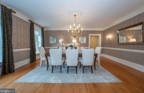 315 Blackburn Dr, Berwyn PA  19312-2801 exterior