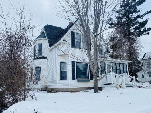 212 2nd St, Ladysmith, WI 54848-1867