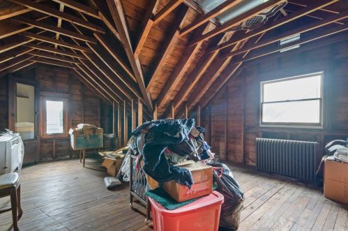 13 Berkshire Rd, Bethpage NY  11714-1025 exterior