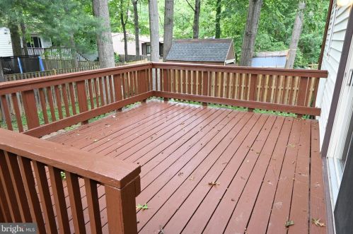 2308 Whitetail Ct, Herndon VA  20191-3018 exterior