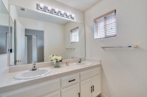 1710 Humboldt Ct, Los Banos CA  93635-5392 exterior