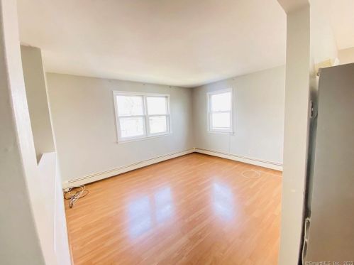 719 Queen St, Bridgeport CT  06606-3379 exterior