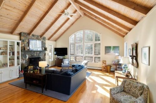 22 Main St, Dover MA  02030-2026 exterior