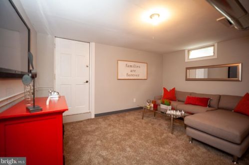 208 Beaver Dr, Gloucester NJ  08031-2902 exterior