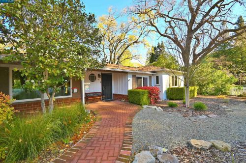 40 Via Robles, Alamo, CA 94507-2658