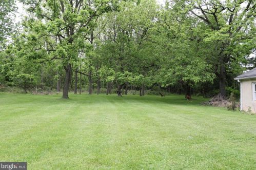 1257 Valley Forge Rd, Norristown, PA 19403-4506