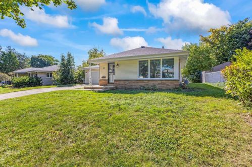 6929 Sussex St, Milwaukee, WI 53209-2414
