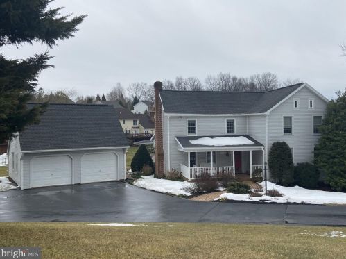 38 Stone Ridge Dr, Tolna, PA 17349-9693
