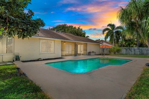 1301 Pinetta Cir, West Palm Beach, FL 33414-6015