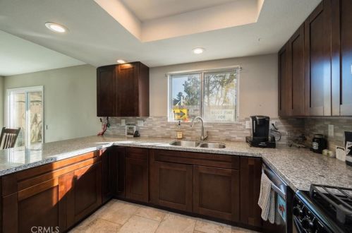 122 Valley View Dr, Santa Maria CA  93455-5540 exterior