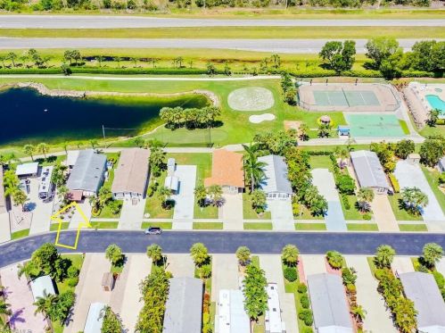 1041 Silver Lakes Blvd, Naples FL  34114-9334 exterior