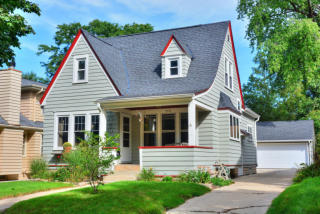 8118 Hillcrest Dr, Milwaukee WI  53213-2140 exterior