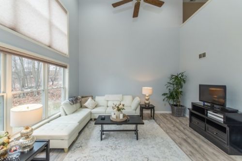 8 Jenny Ln, Wantage NJ  07461-4550 exterior