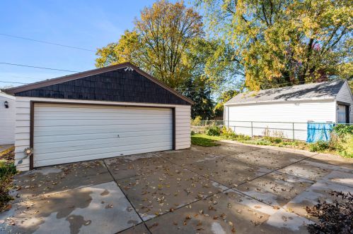 171 79, Milwaukee WI 53219-1118 exterior