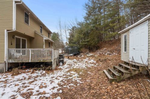 10 Lorri Rd, Derry NH  03038-4112 exterior